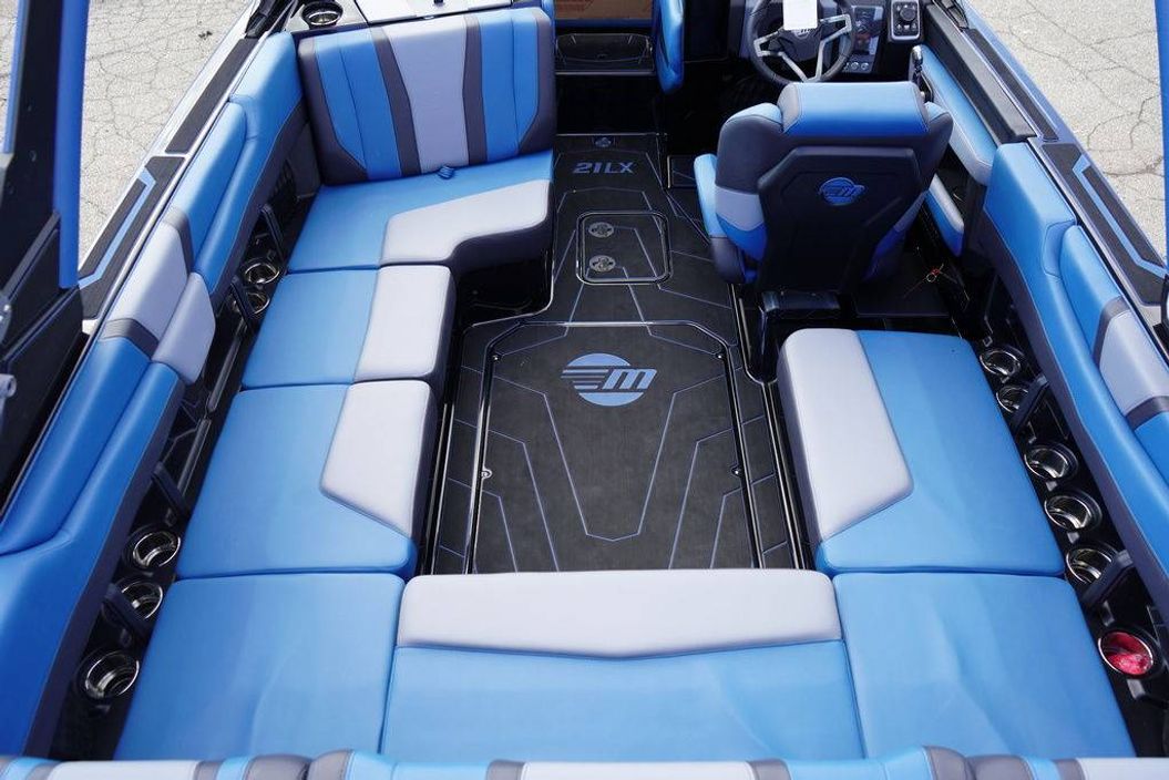 2026 Malibu Boats 21 LX